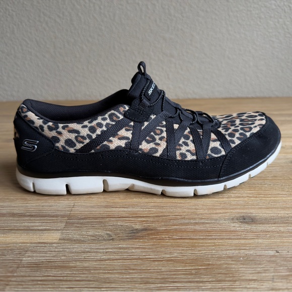 Skechers Leopard Print Sneakers Womens 10 Black Air Cooled Memory Foam Comfort - Picture 5 of 12